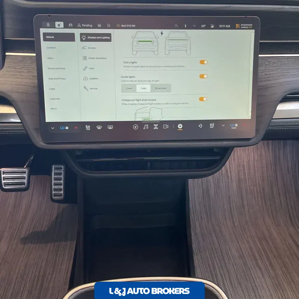 2024 Rivian R1S Adventure Dual-Motor