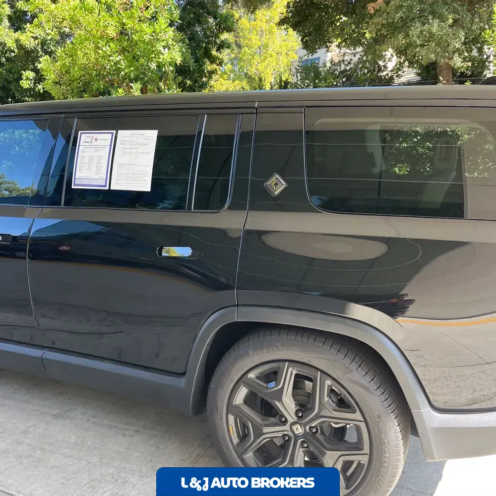 2024 Rivian R1S Adventure Dual-Motor