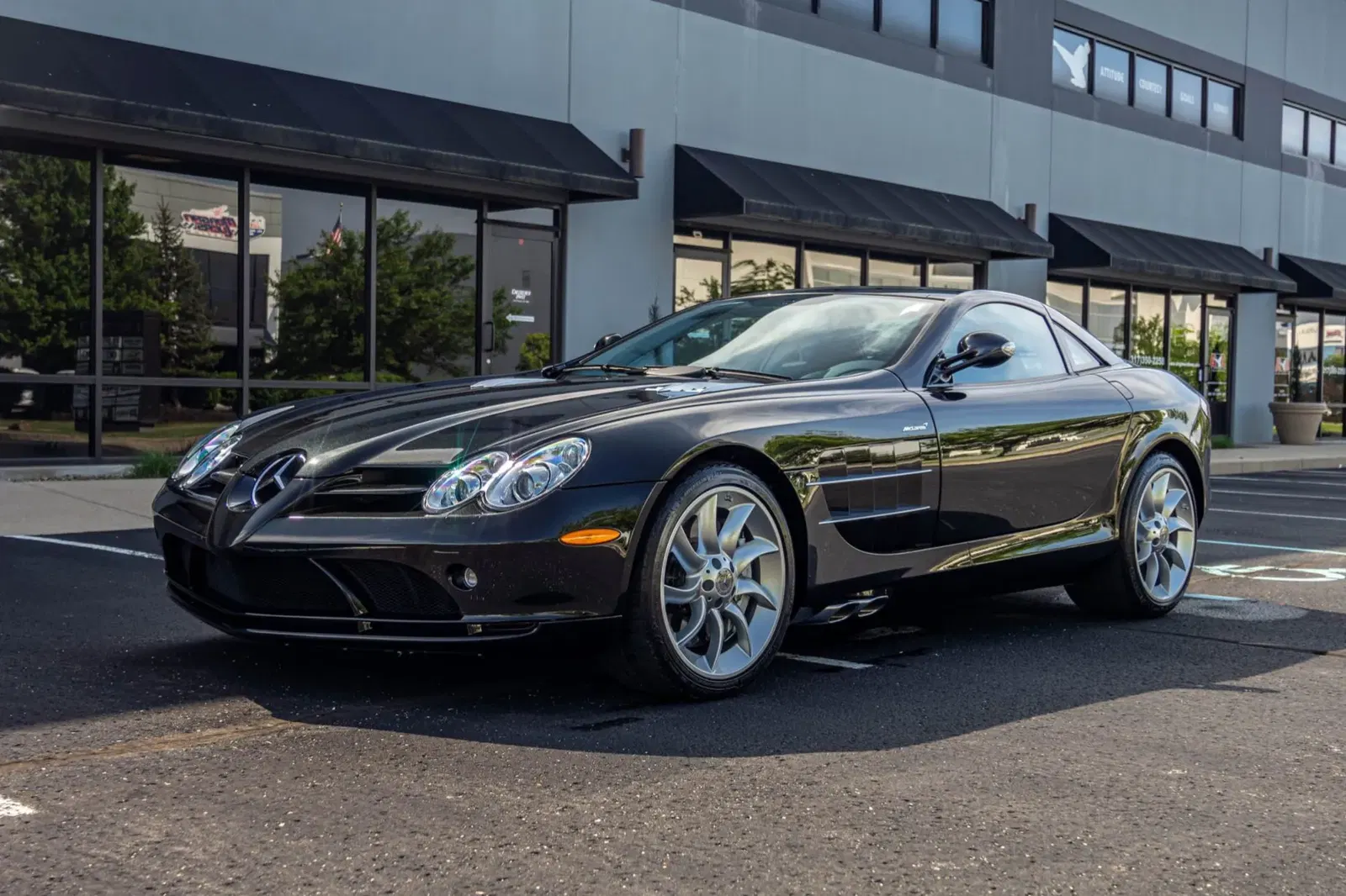 3,200-Mile 2006 Mercedes-Benz SLR McLaren