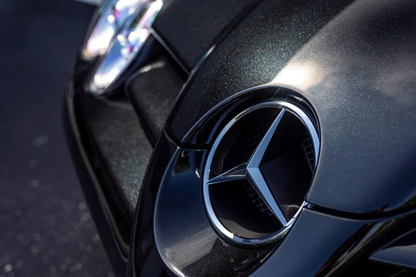 3,200-Mile 2006 Mercedes-Benz SLR McLaren