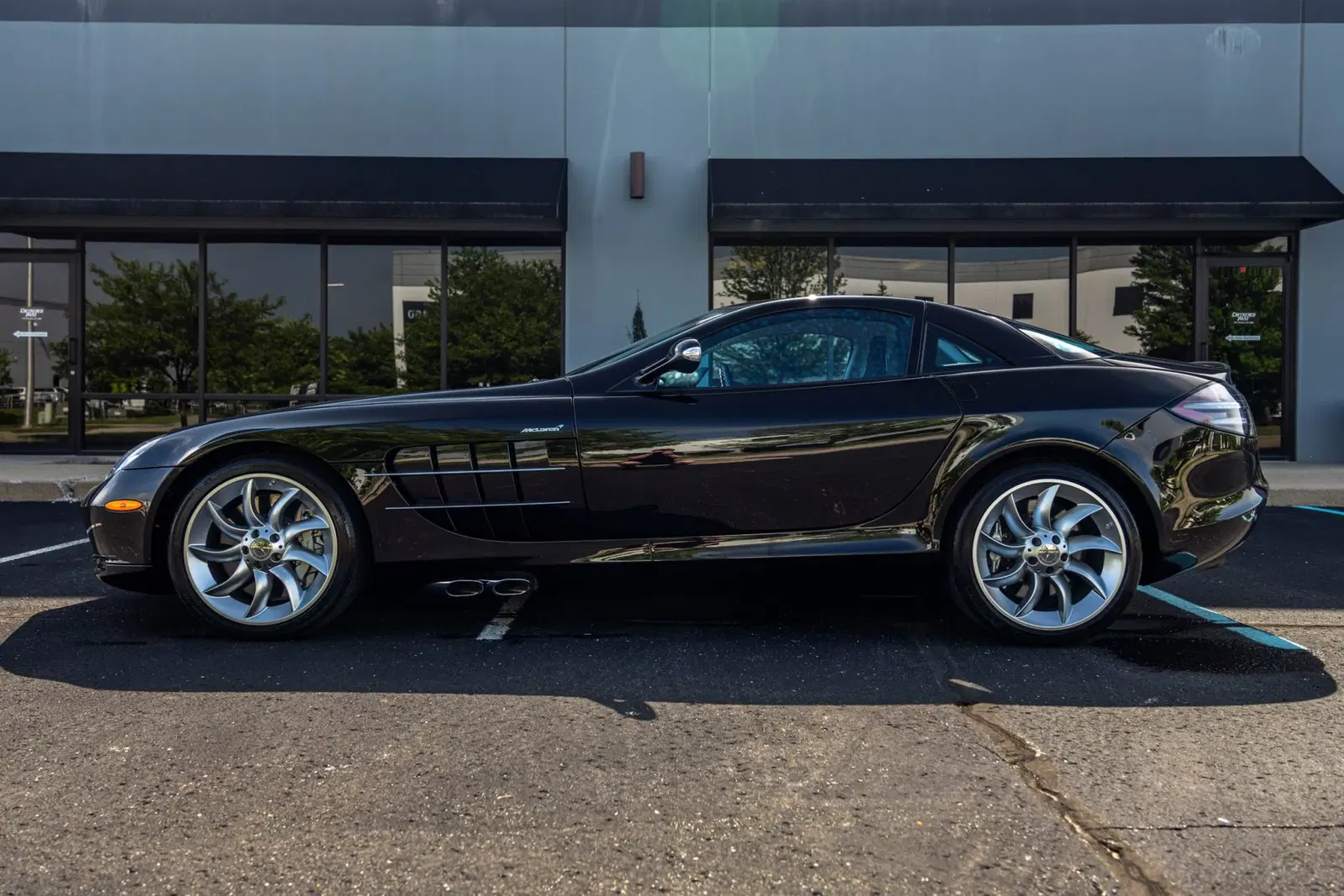 3,200-Mile 2006 Mercedes-Benz SLR McLaren