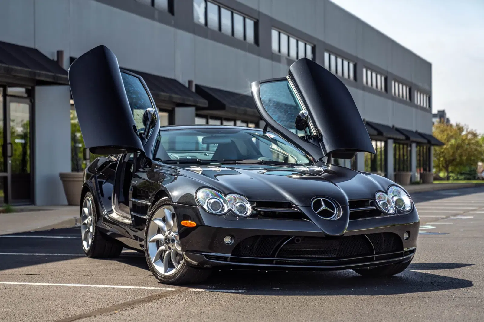 3,200-Mile 2006 Mercedes-Benz SLR McLaren