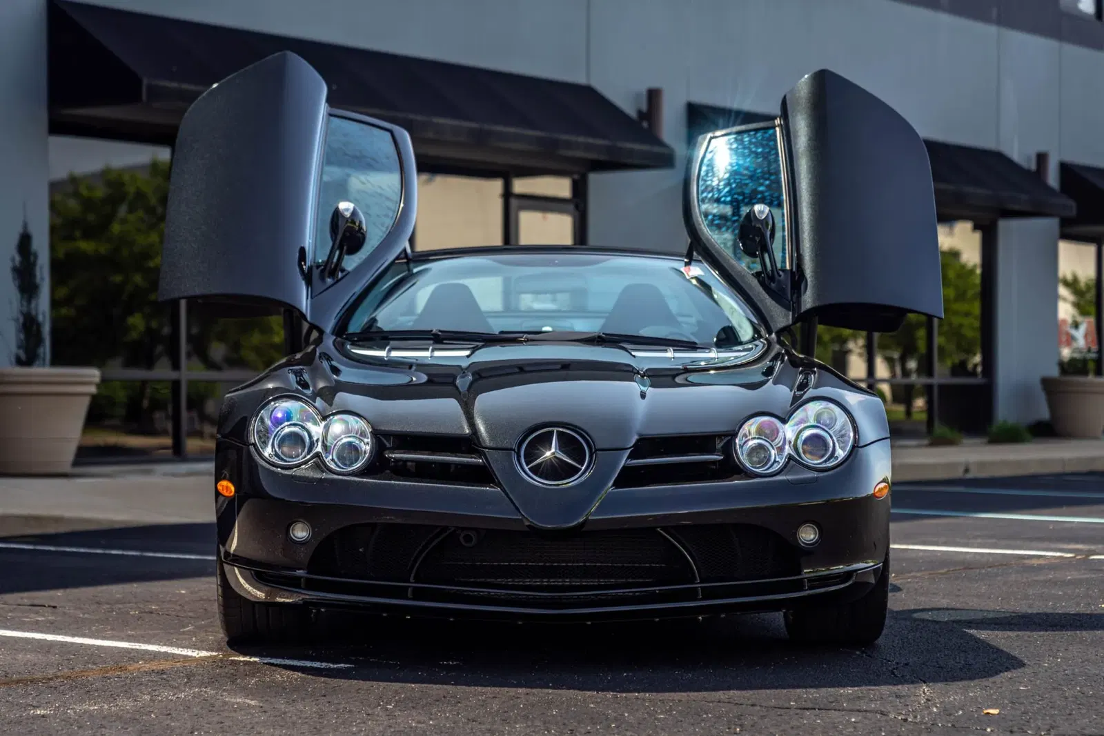3,200-Mile 2006 Mercedes-Benz SLR McLaren