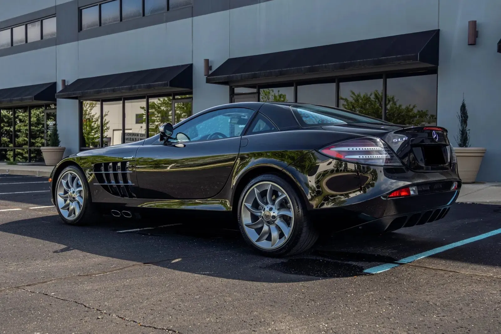 3,200-Mile 2006 Mercedes-Benz SLR McLaren