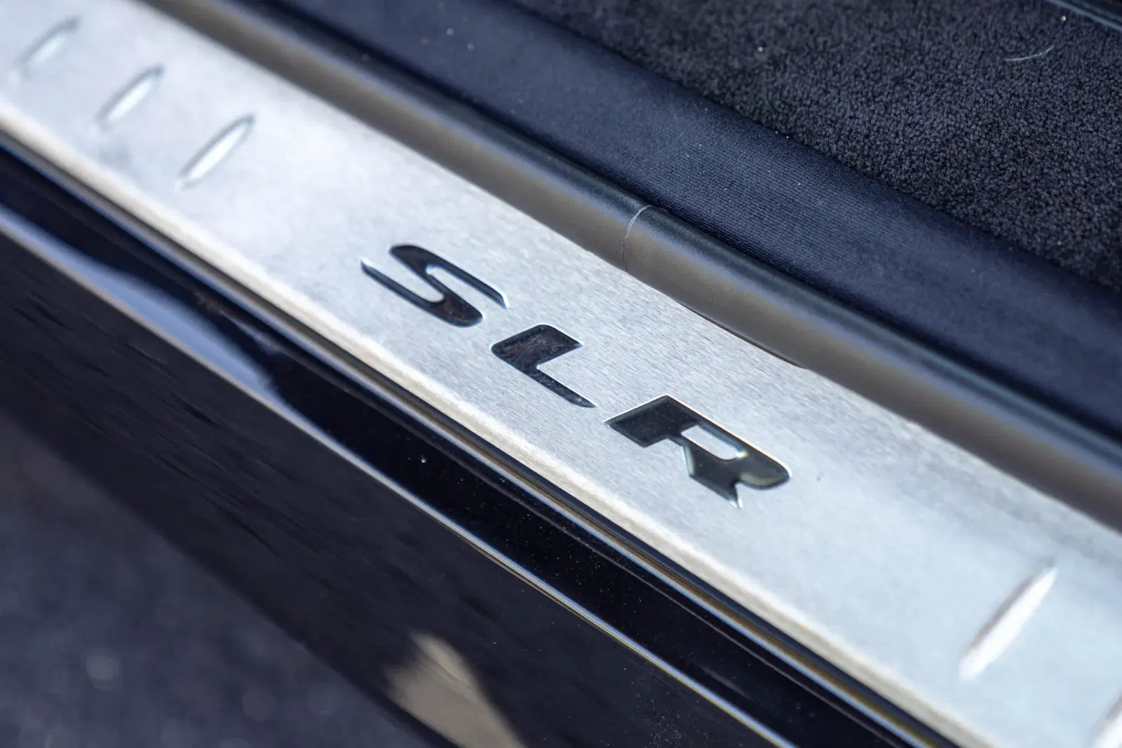 3,200-Mile 2006 Mercedes-Benz SLR McLaren