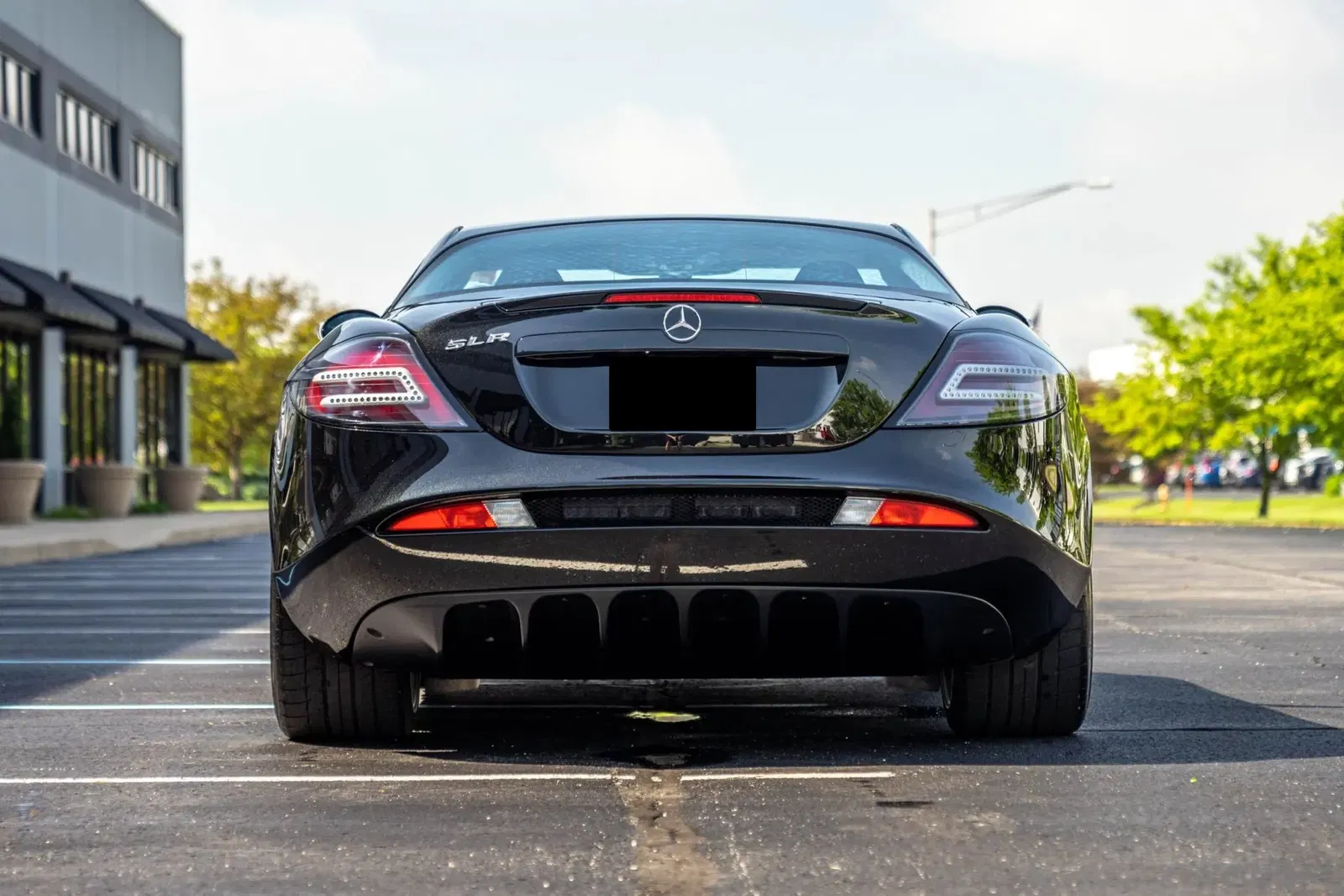 3,200-Mile 2006 Mercedes-Benz SLR McLaren