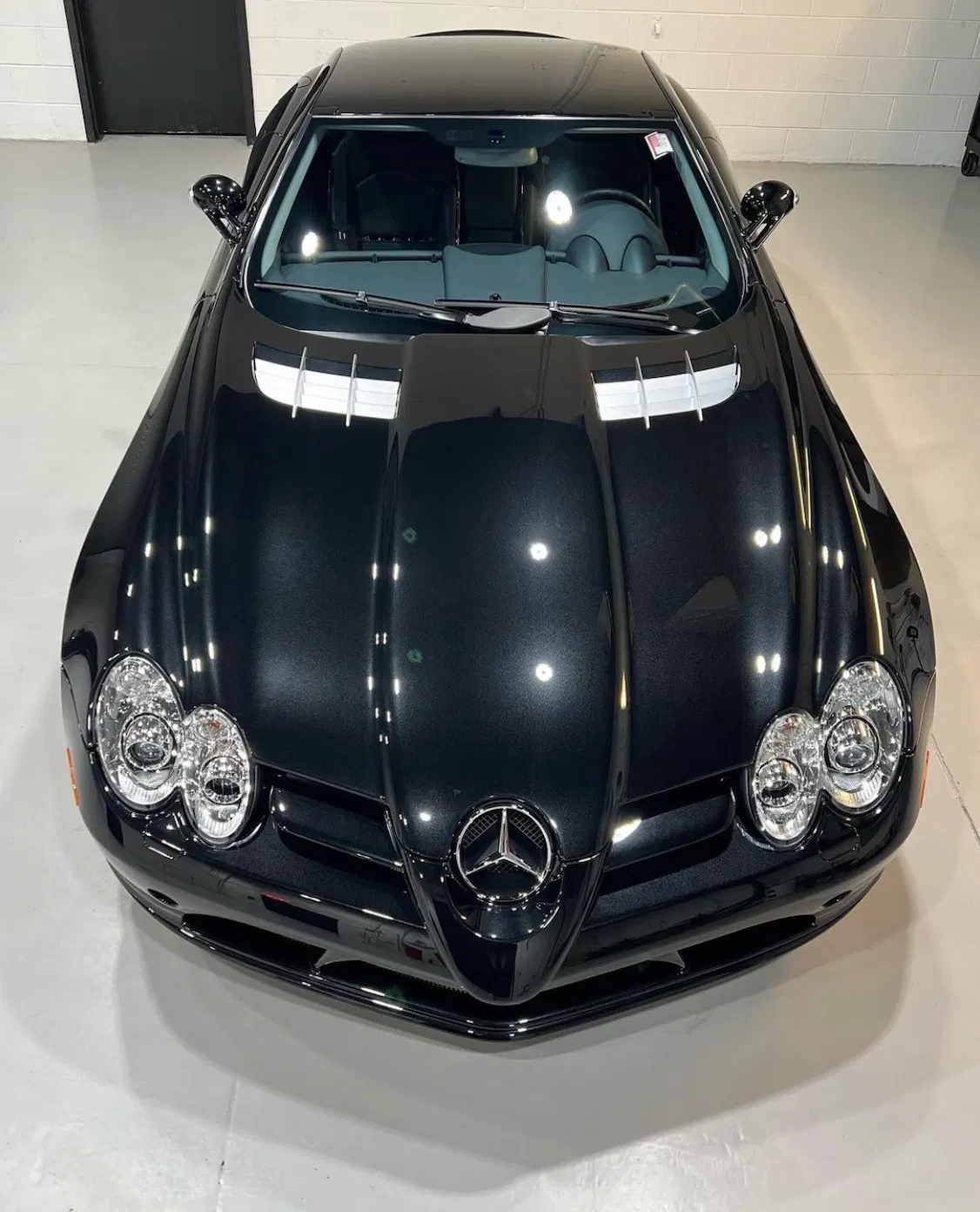 3,200-Mile 2006 Mercedes-Benz SLR McLaren