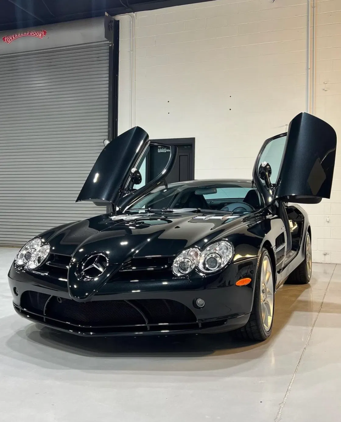 3,200-Mile 2006 Mercedes-Benz SLR McLaren