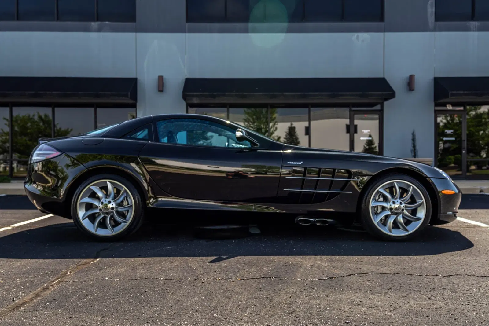 3,200-Mile 2006 Mercedes-Benz SLR McLaren