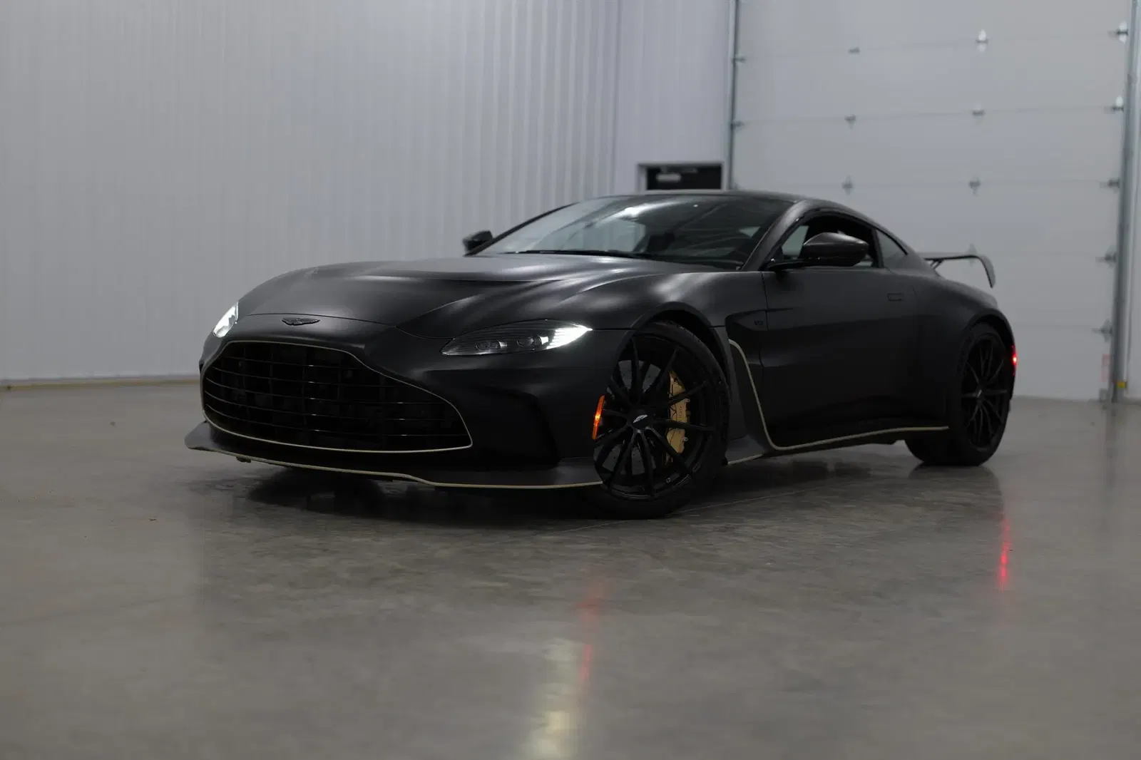566-Mile 2023 Aston Martin V12 Vantage Coupe