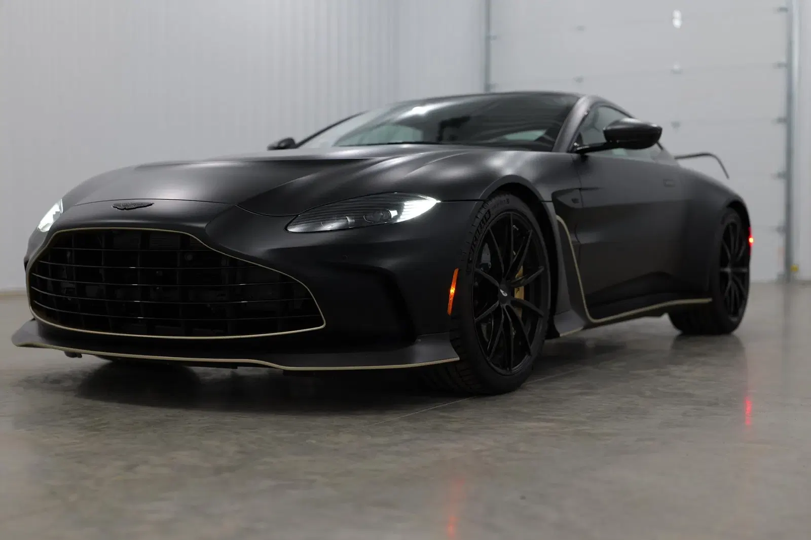 566-Mile 2023 Aston Martin V12 Vantage Coupe