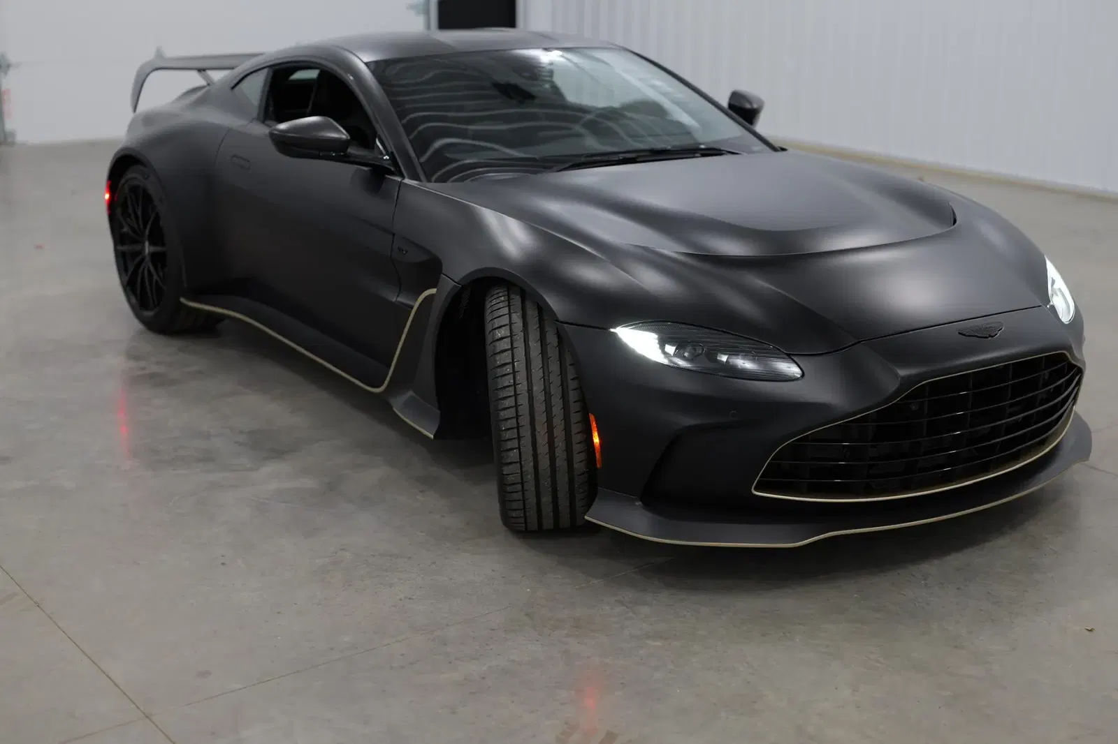566-Mile 2023 Aston Martin V12 Vantage Coupe