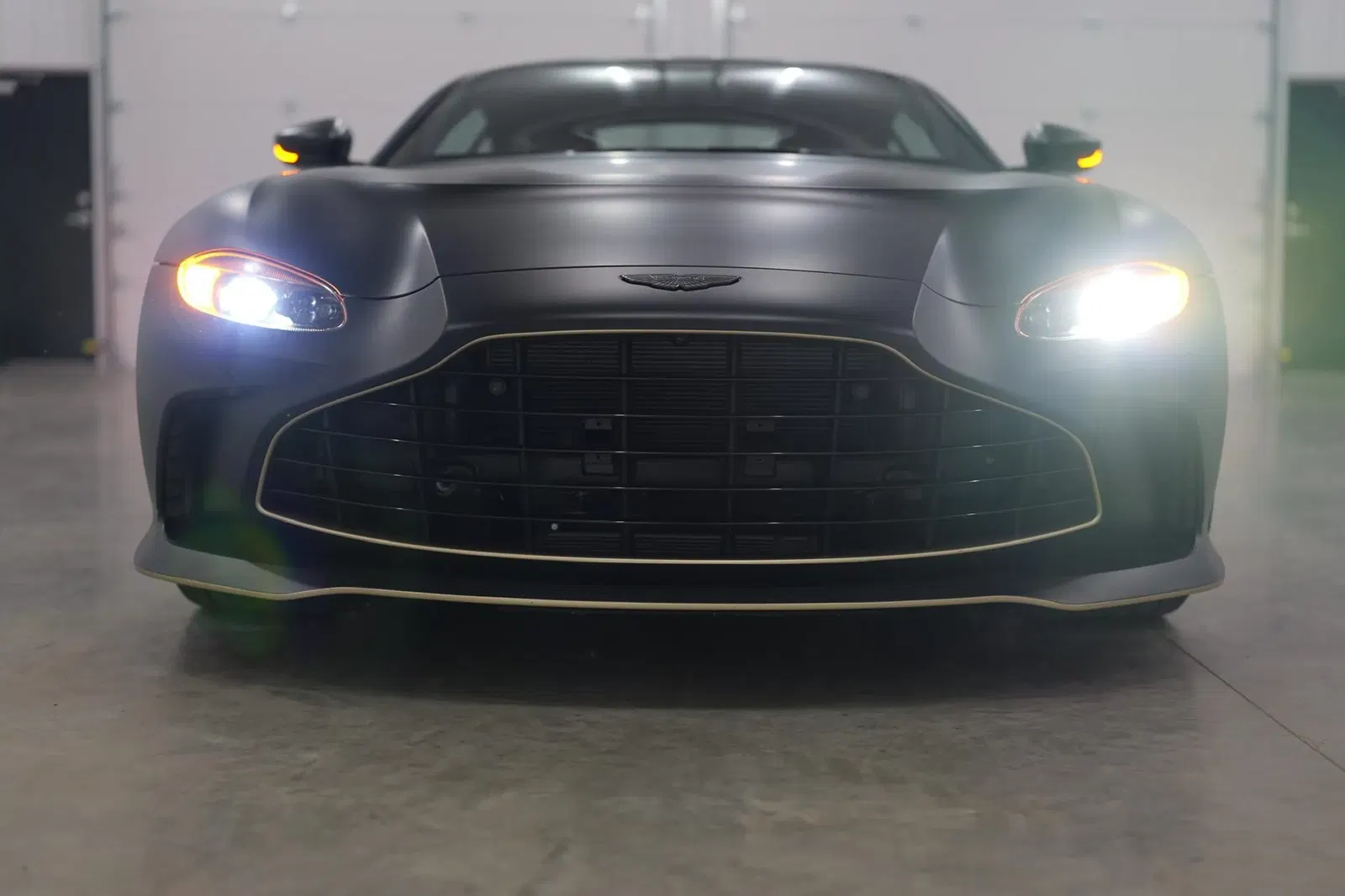 566-Mile 2023 Aston Martin V12 Vantage Coupe