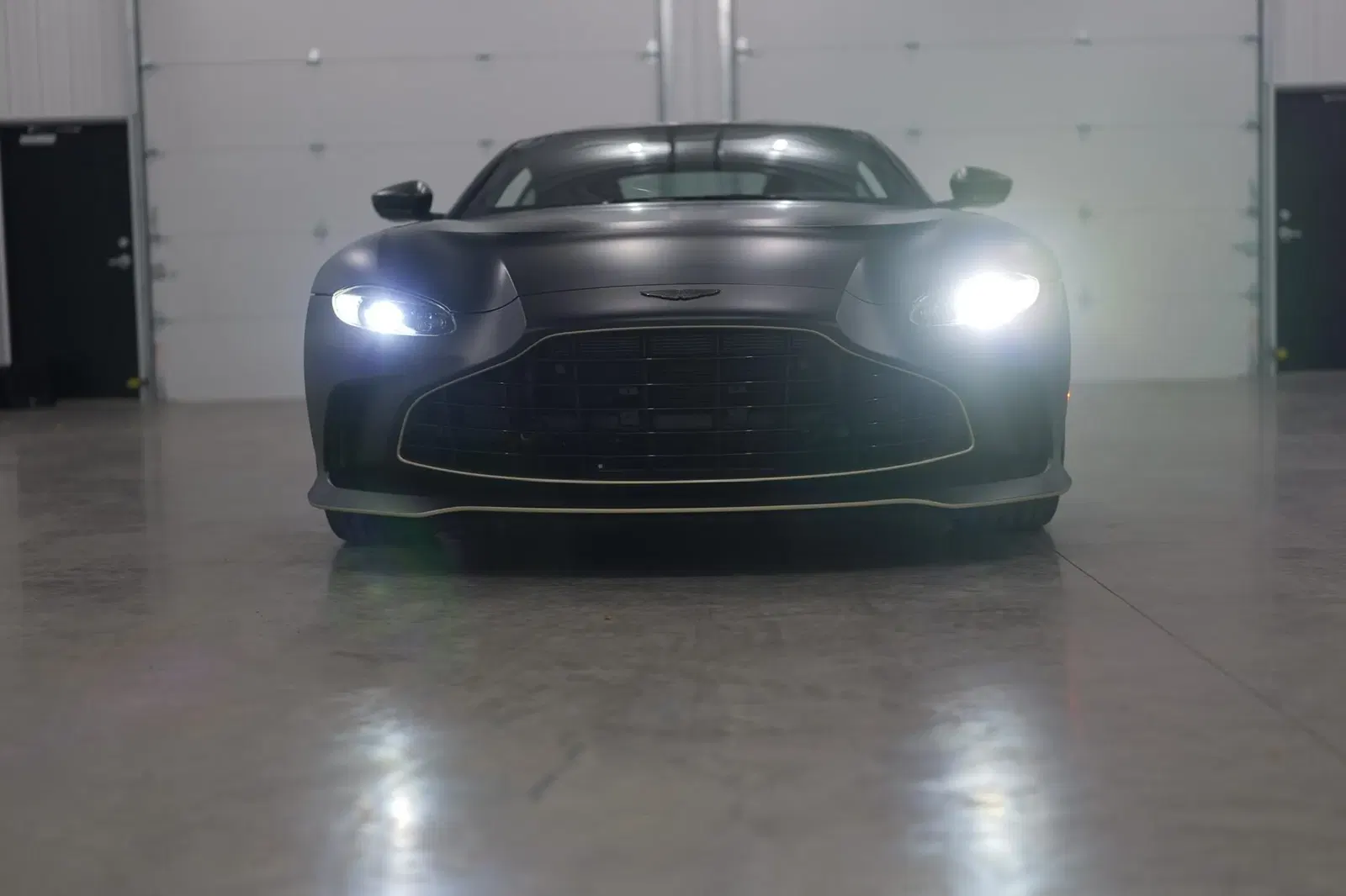566-Mile 2023 Aston Martin V12 Vantage Coupe