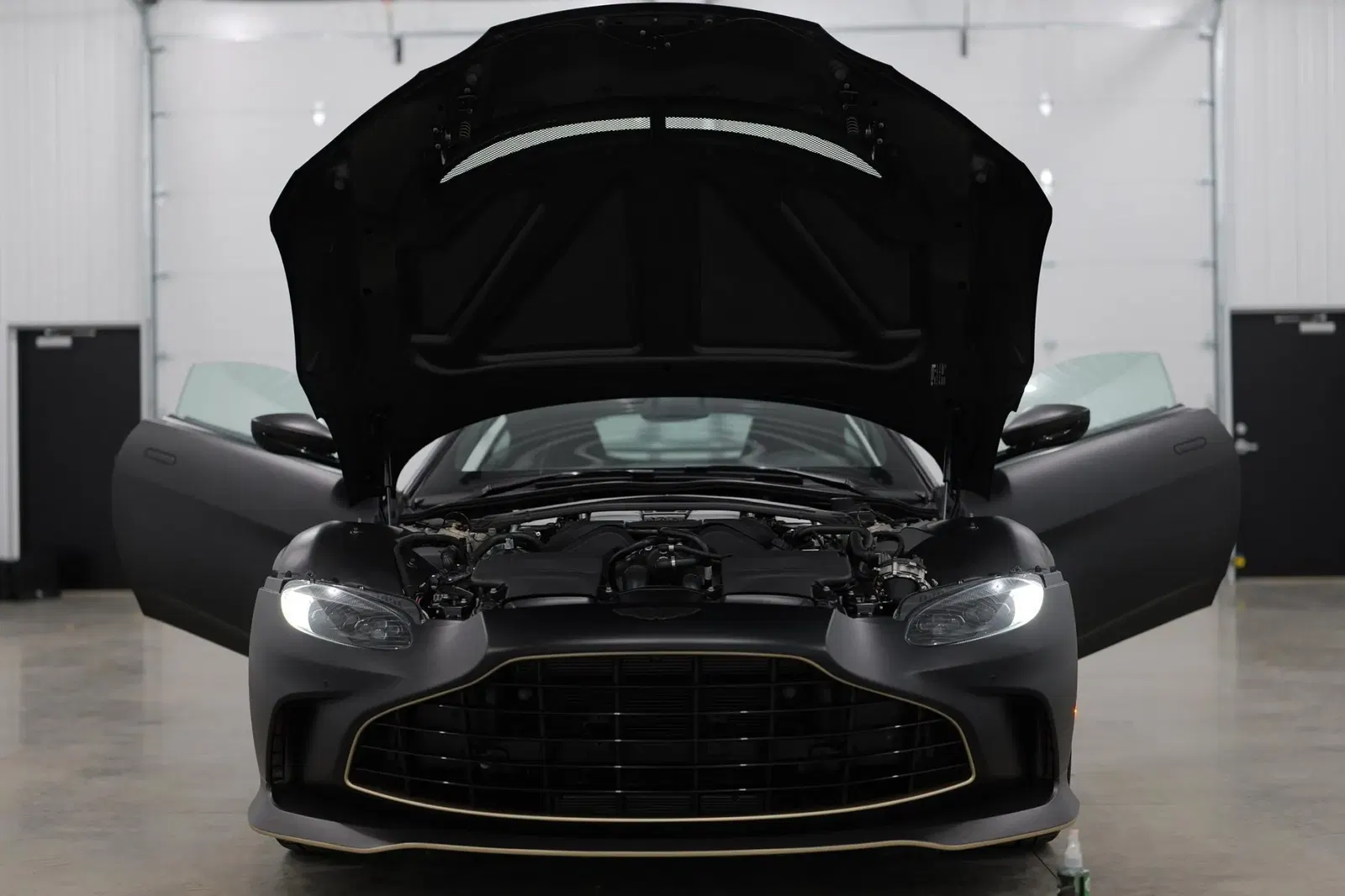 566-Mile 2023 Aston Martin V12 Vantage Coupe