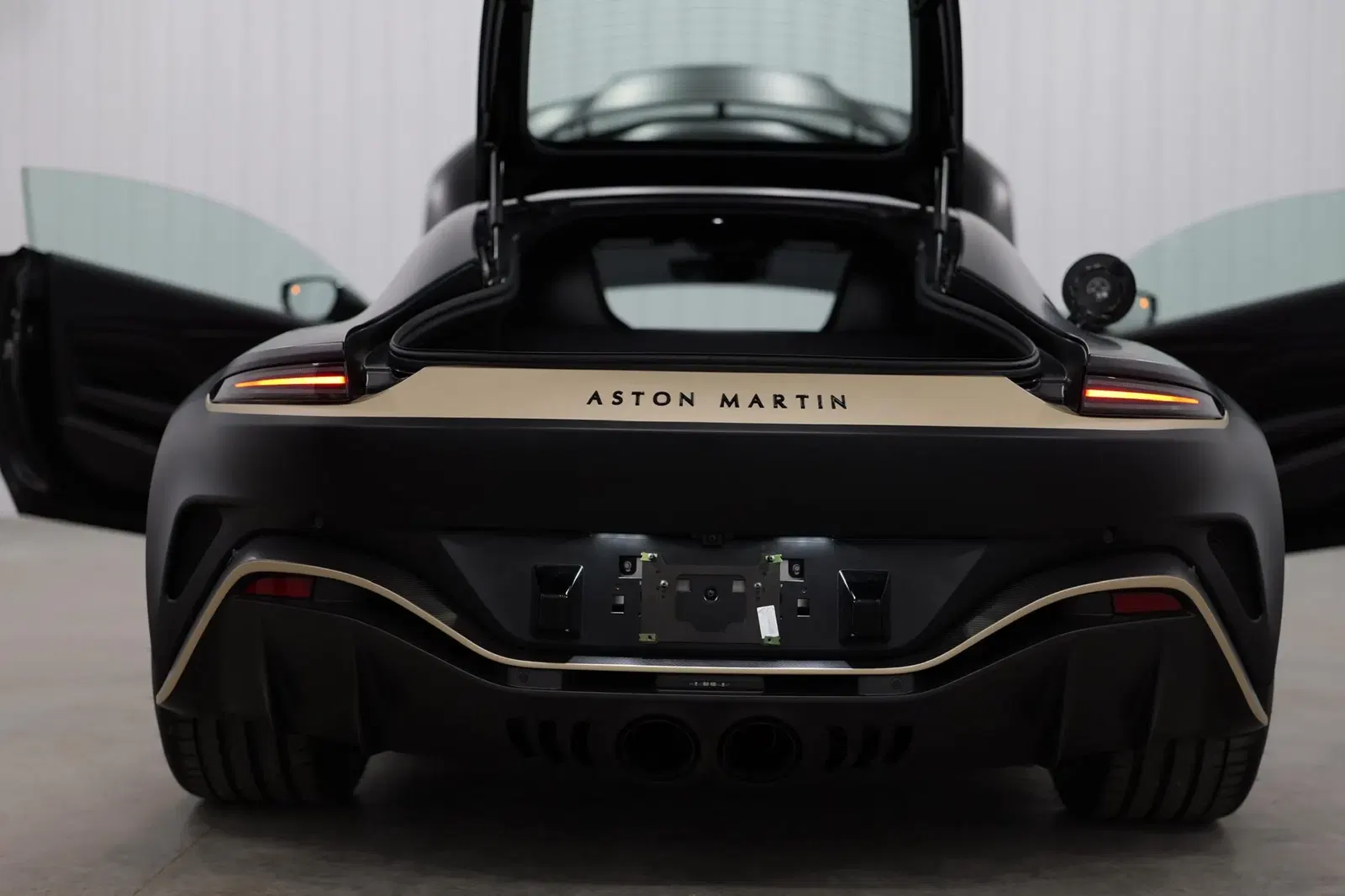 566-Mile 2023 Aston Martin V12 Vantage Coupe