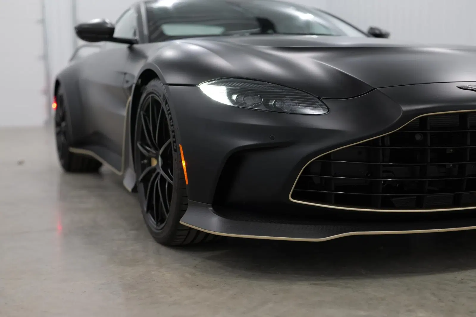 566-Mile 2023 Aston Martin V12 Vantage Coupe