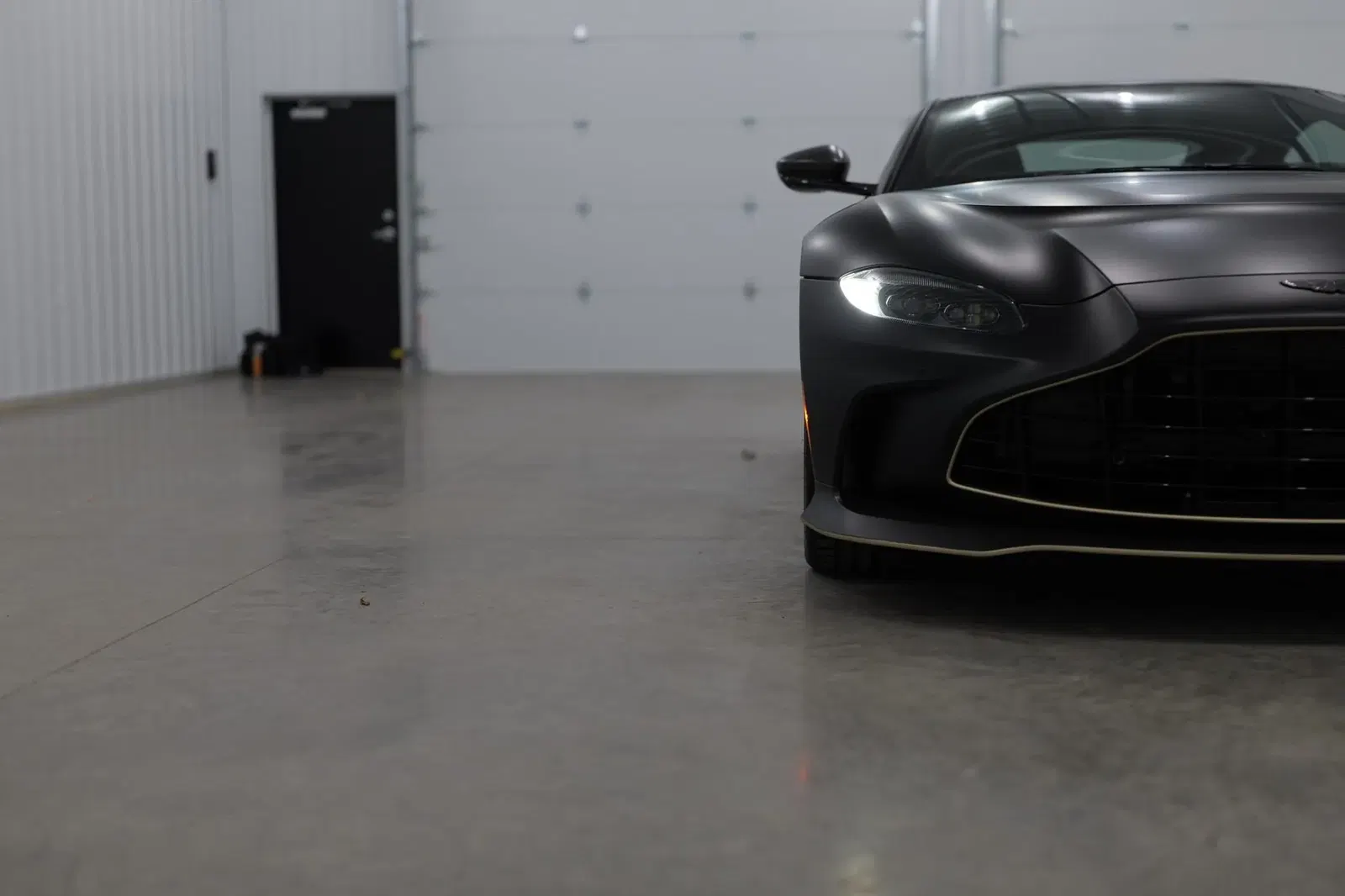 566-Mile 2023 Aston Martin V12 Vantage Coupe