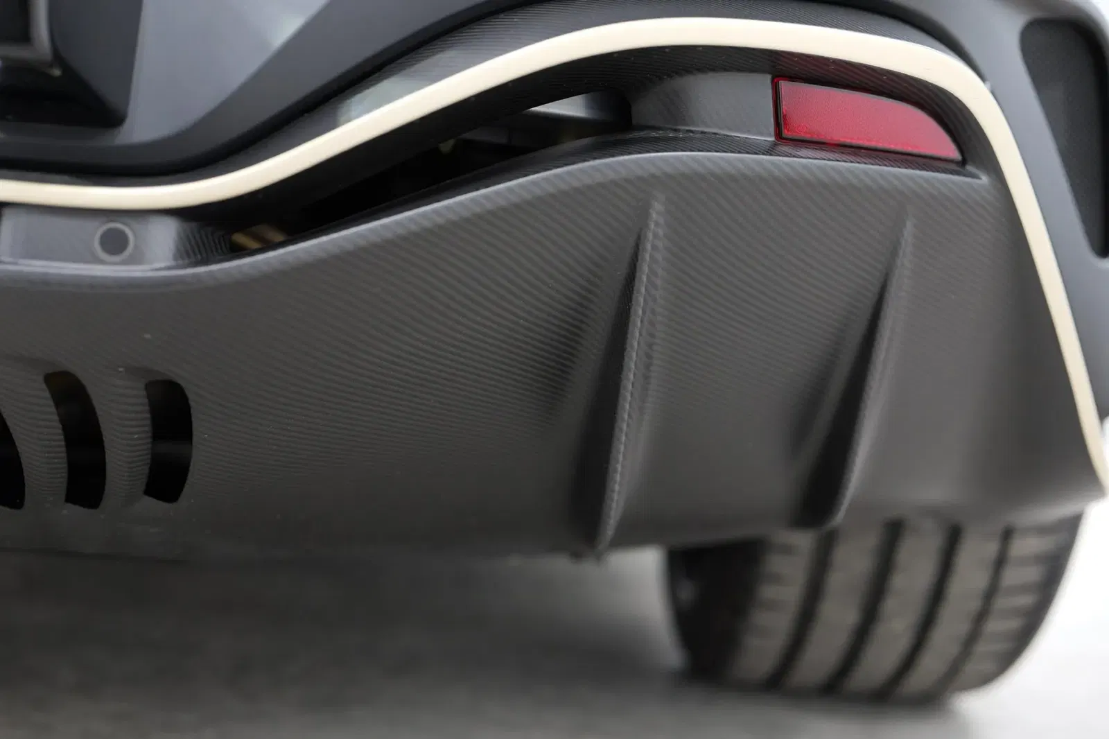 566-Mile 2023 Aston Martin V12 Vantage Coupe