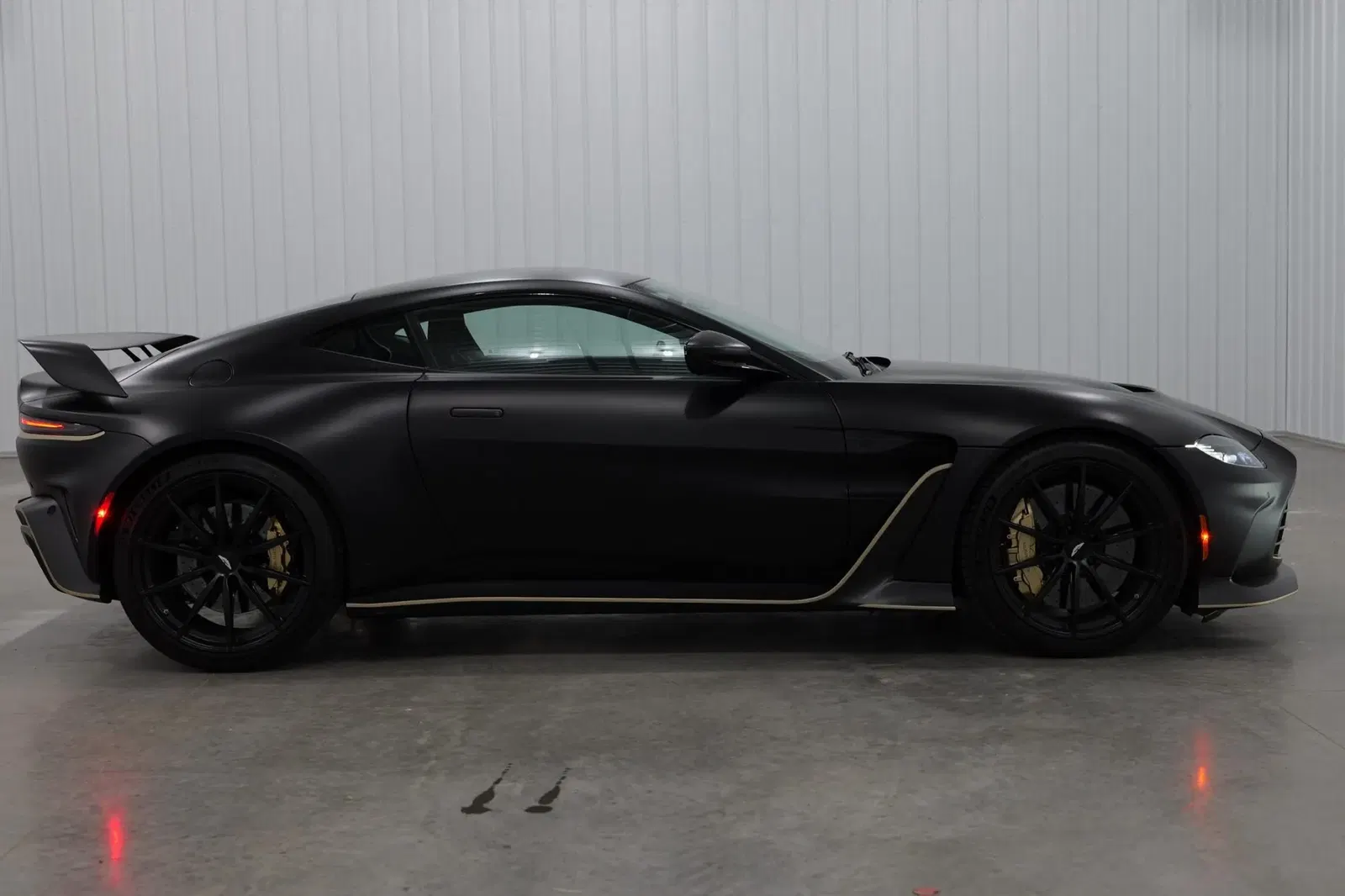 566-Mile 2023 Aston Martin V12 Vantage Coupe
