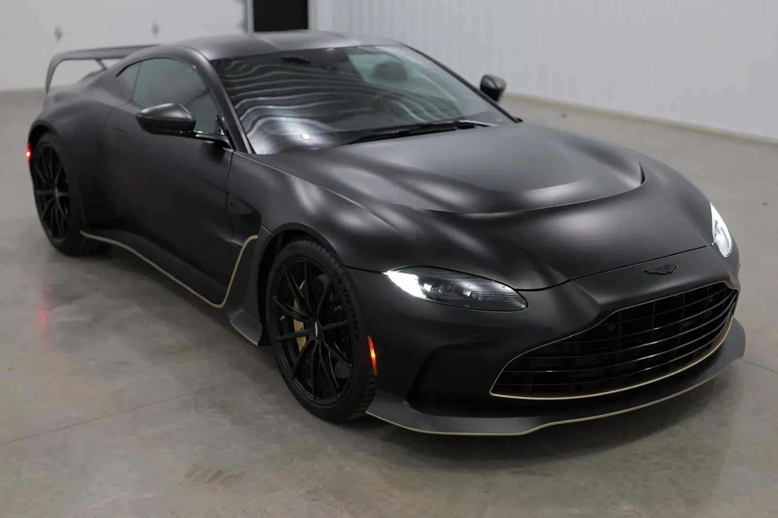 566-Mile 2023 Aston Martin V12 Vantage Coupe