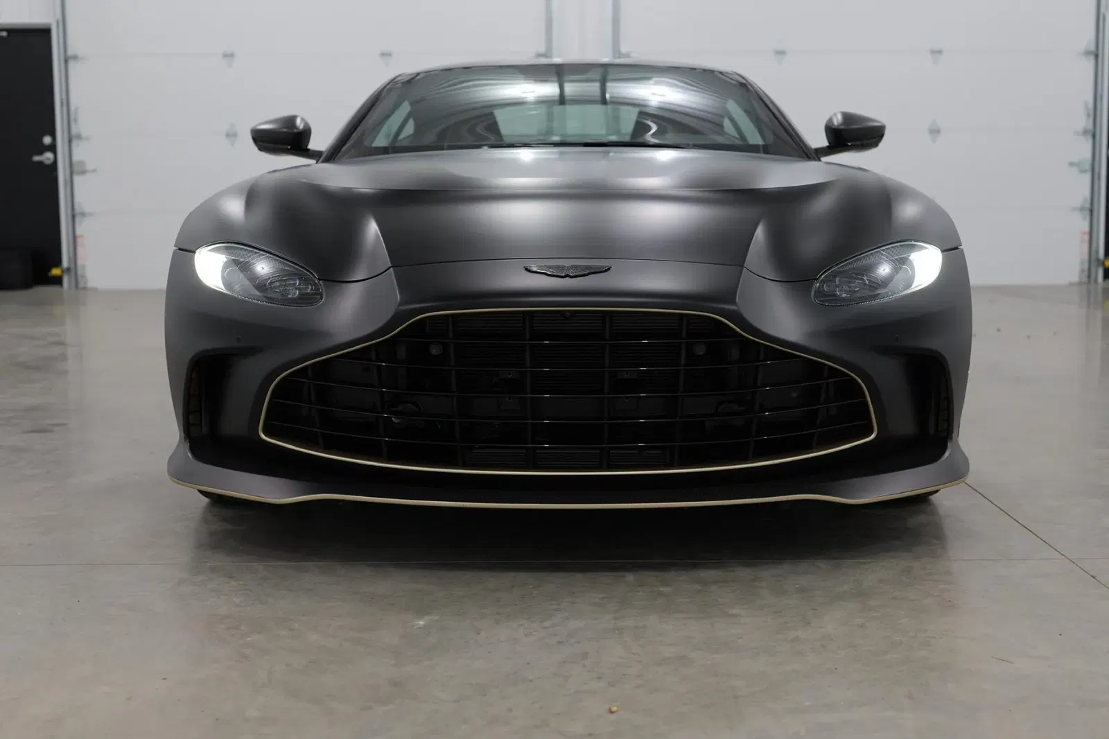 566-Mile 2023 Aston Martin V12 Vantage Coupe