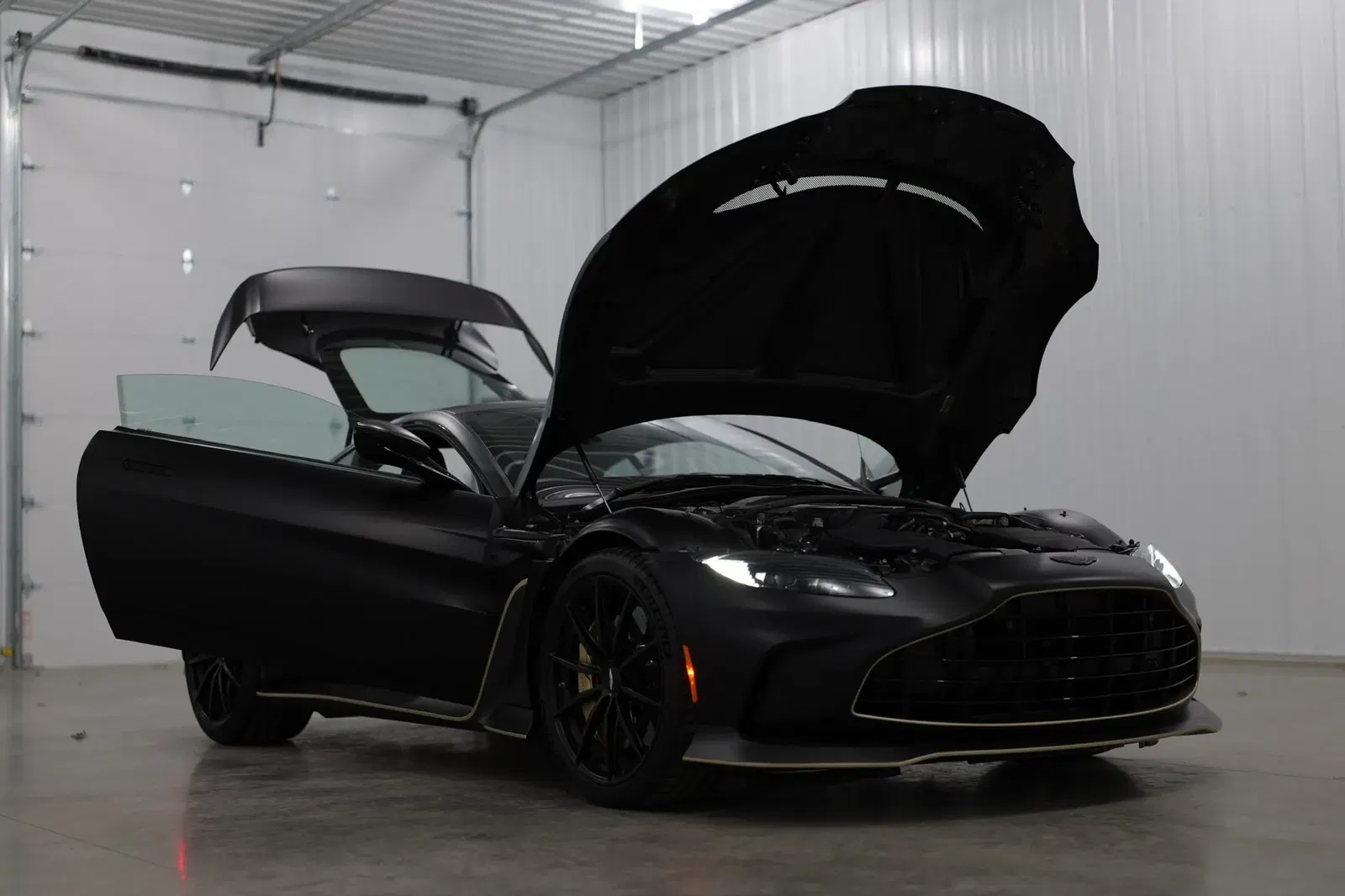 566-Mile 2023 Aston Martin V12 Vantage Coupe