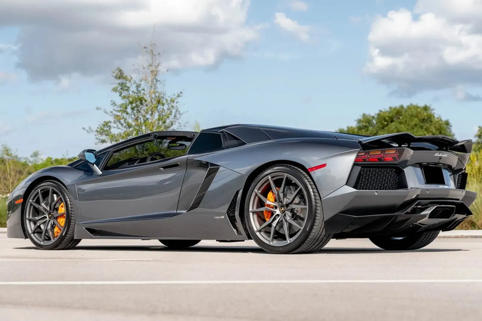10k-Mile 2015 Lamborghini Aventador LP700-4 Roadster