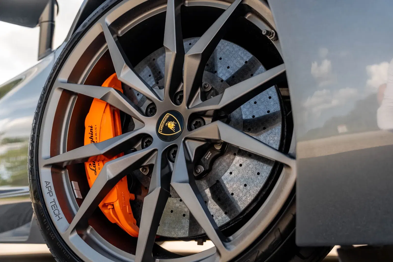 10k-Mile 2015 Lamborghini Aventador LP700-4 Roadster