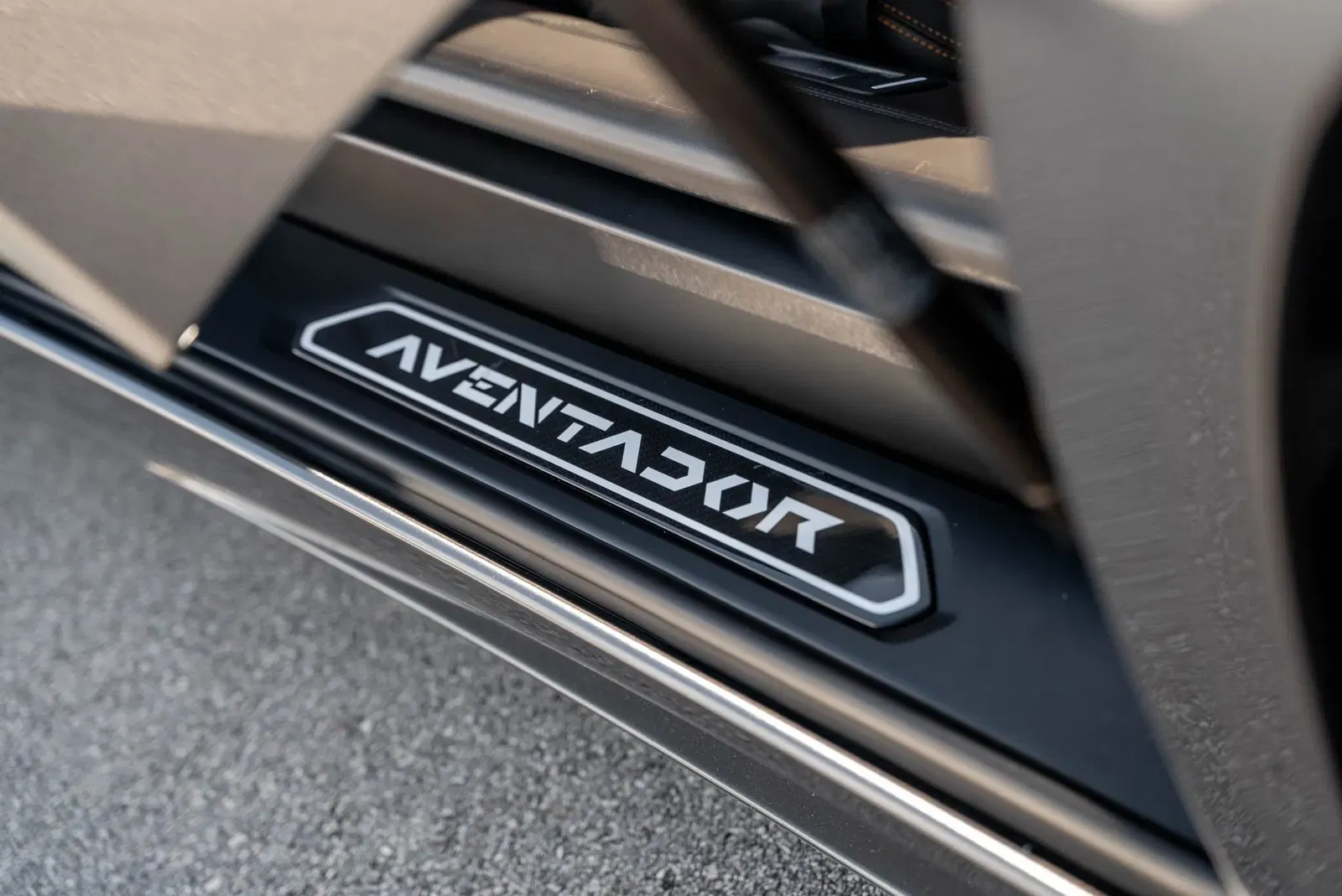 10k-Mile 2015 Lamborghini Aventador LP700-4 Roadster