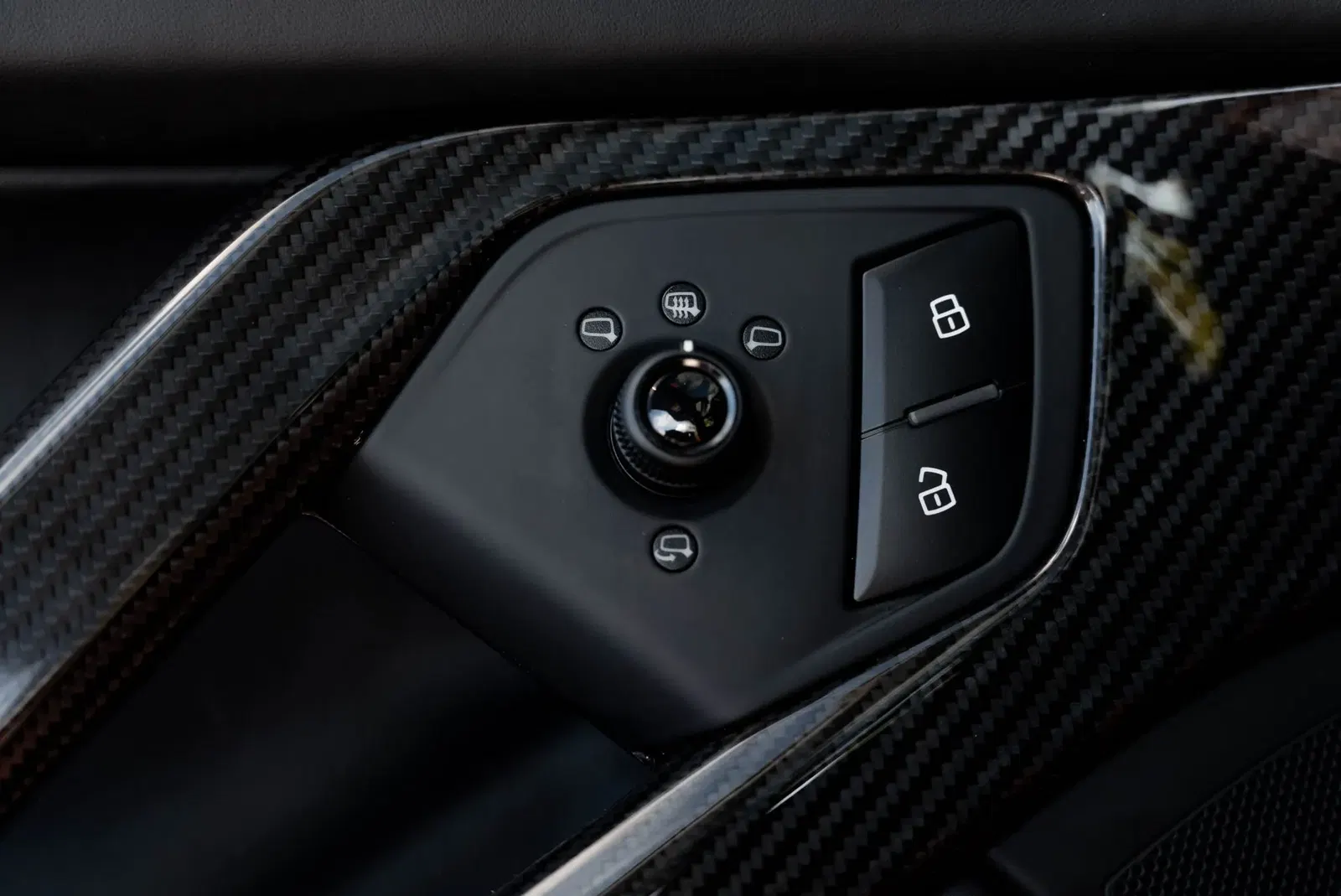 10k-Mile 2015 Lamborghini Aventador LP700-4 Roadster
