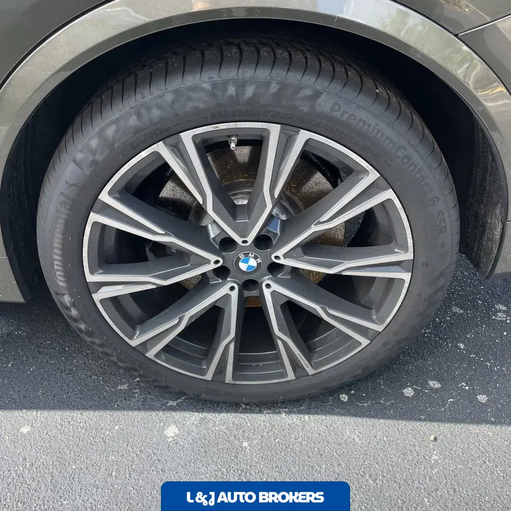 2022 BMW X7 M50i