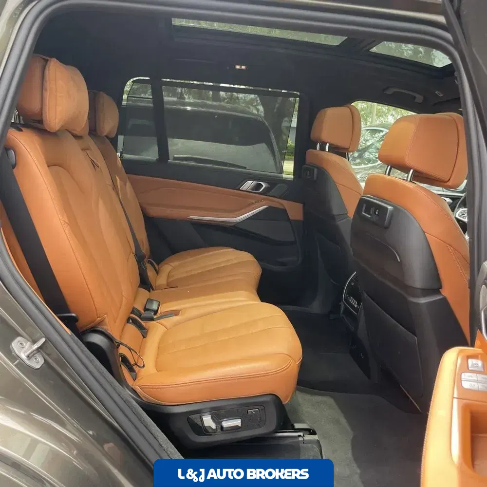 2022 BMW X7 M50i