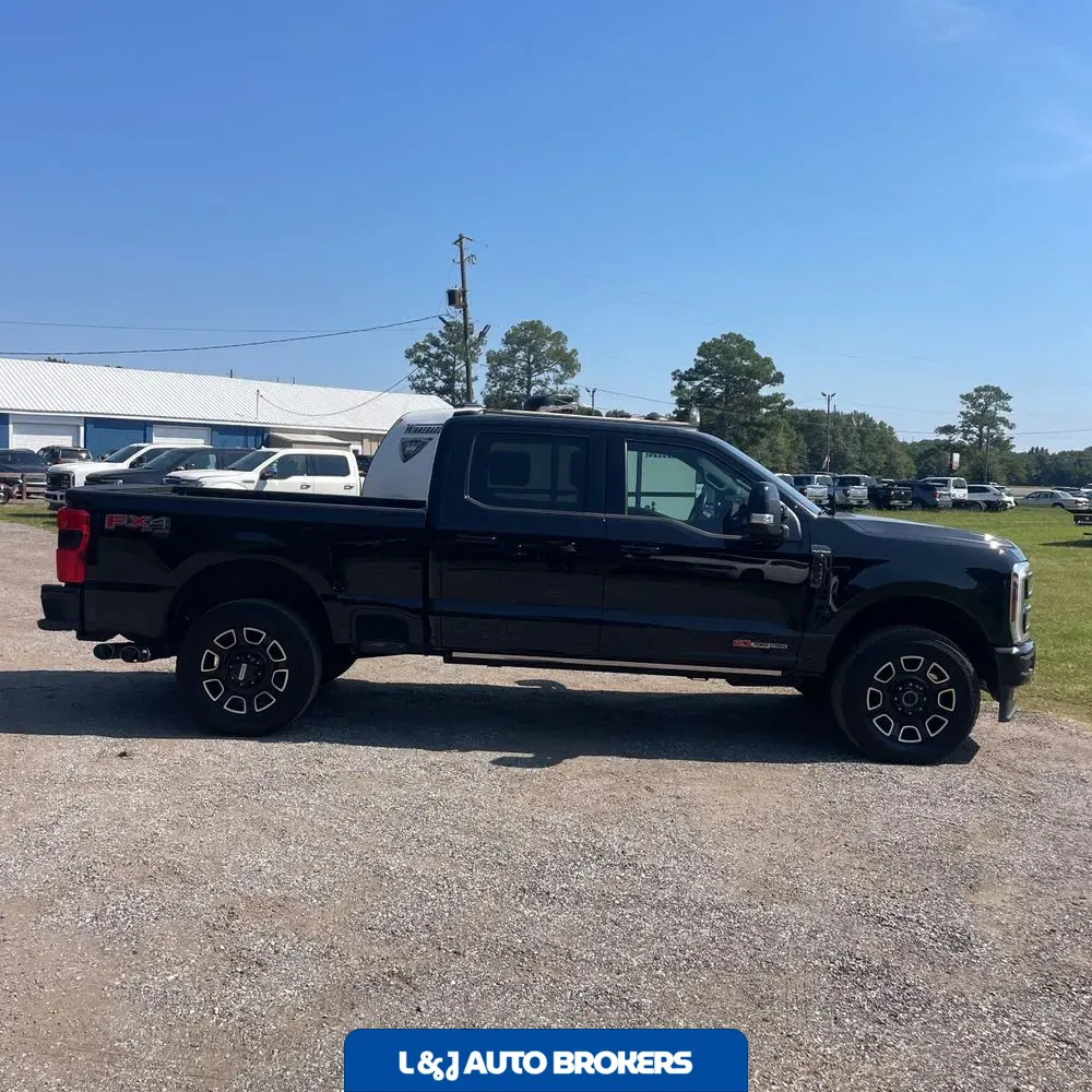 2025 Ford F-250 Super Duty Platinum