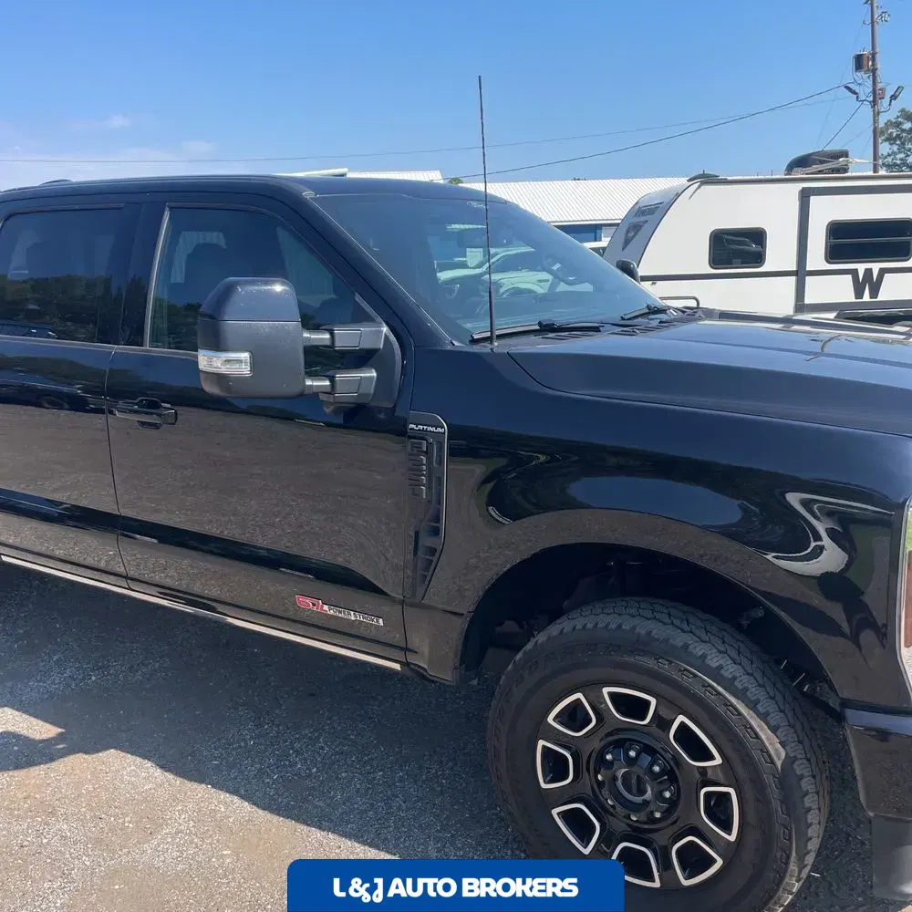 2025 Ford F-250 Super Duty Platinum