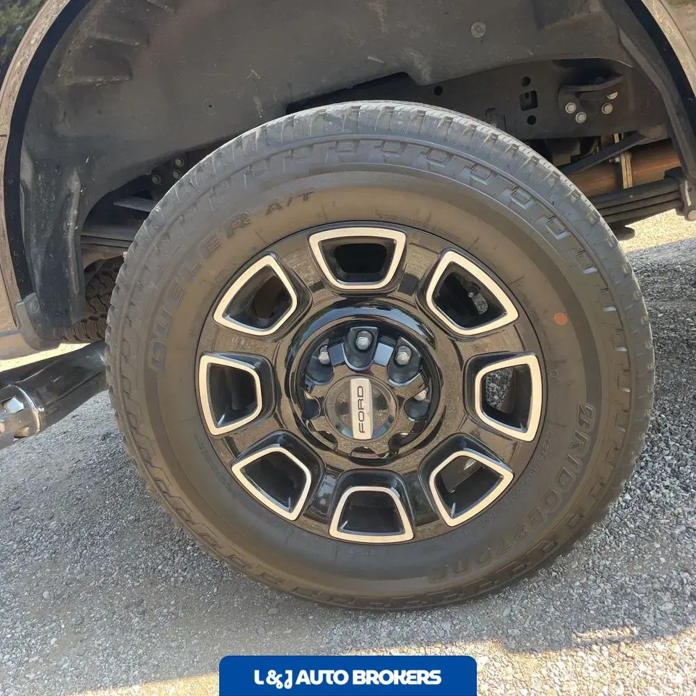 2025 Ford F-250 Super Duty Platinum