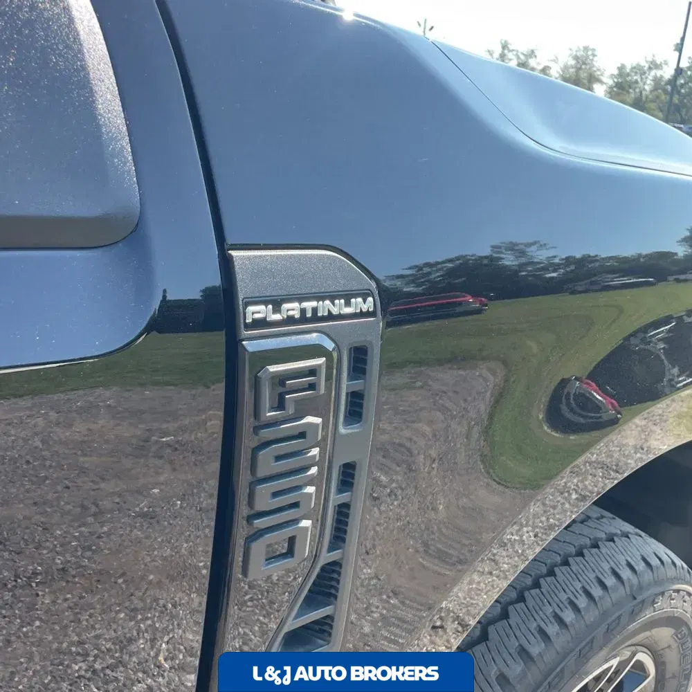 2025 Ford F-250 Super Duty Platinum