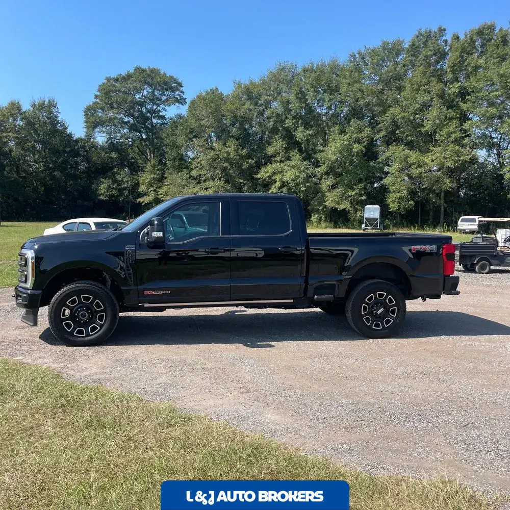 2025 Ford F-250 Super Duty Platinum