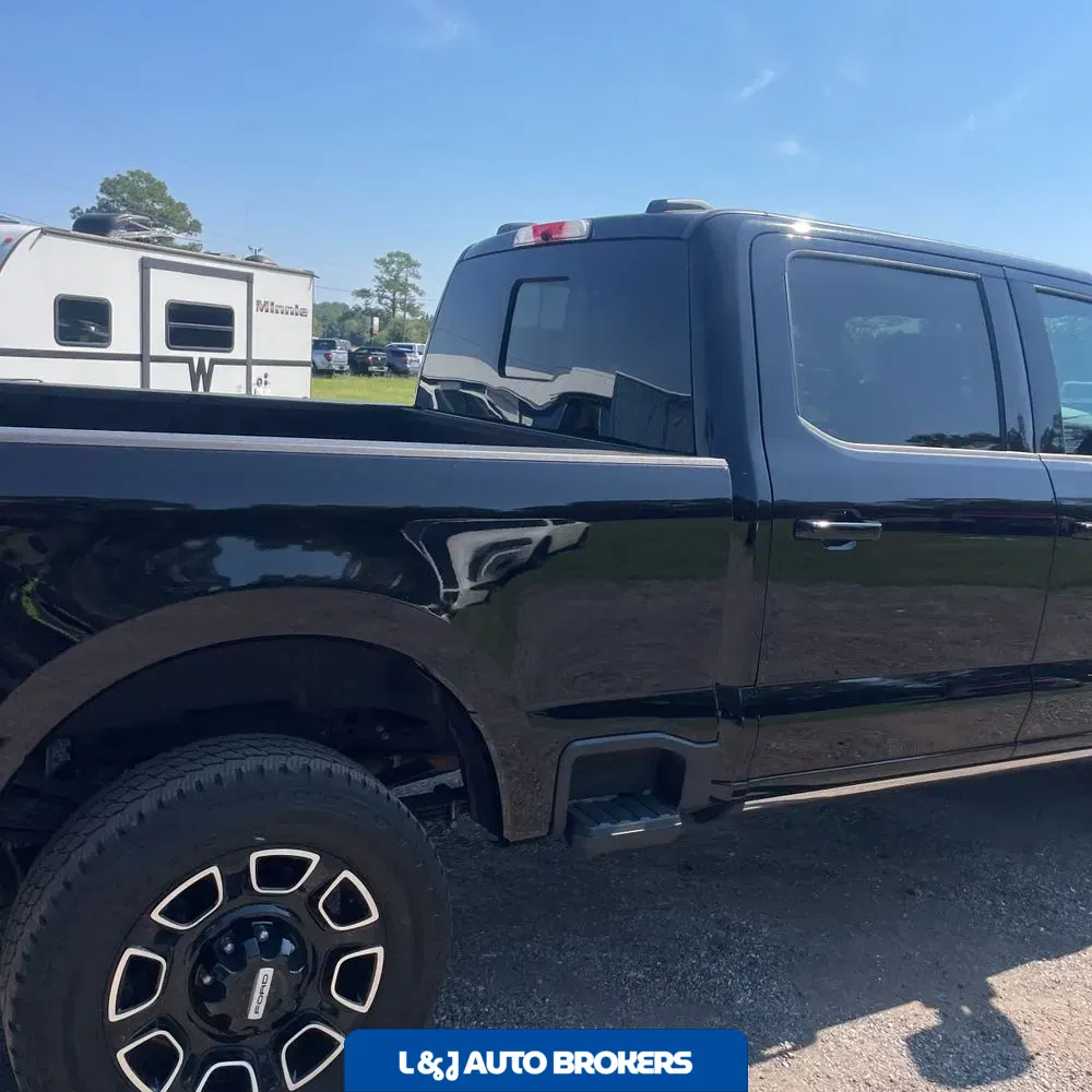 2025 Ford F-250 Super Duty Platinum