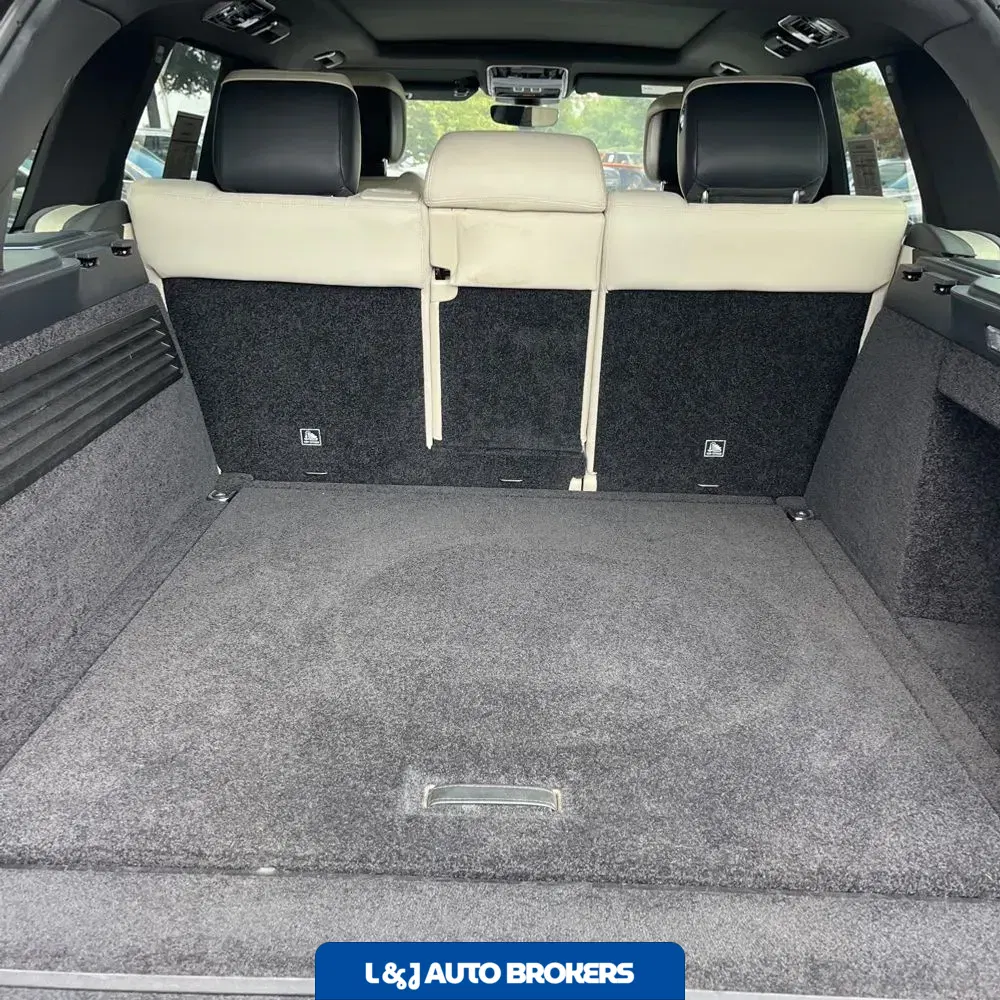 2022 Land Rover Range Rover P525 HSE Westminster Edition