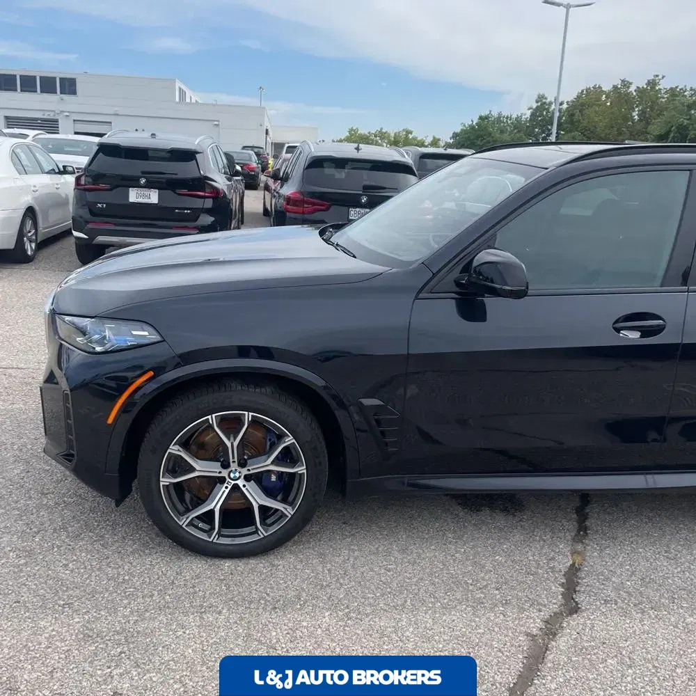 2026 BMW X5 M60i