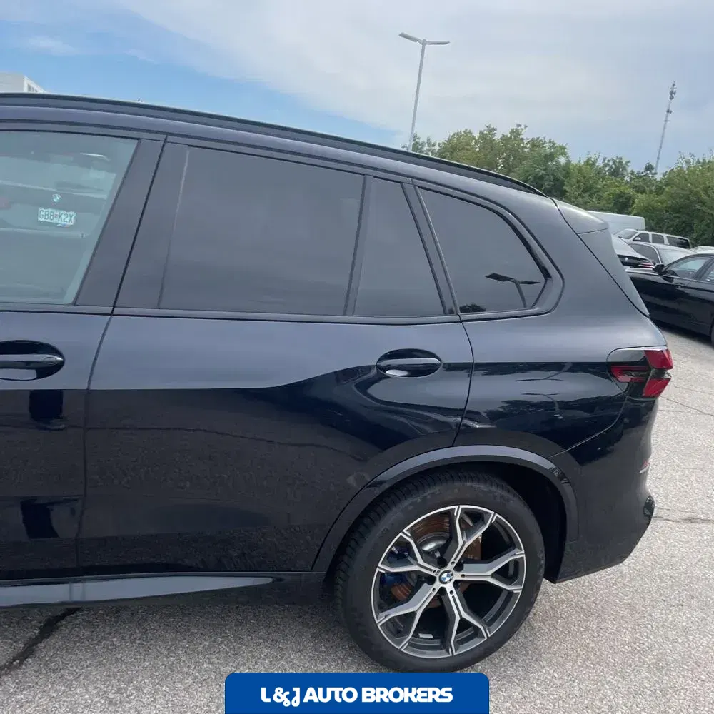 2026 BMW X5 M60i