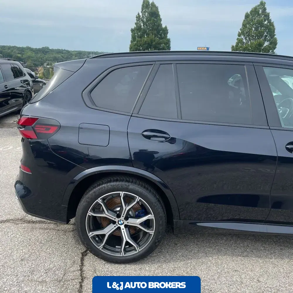 2026 BMW X5 M60i