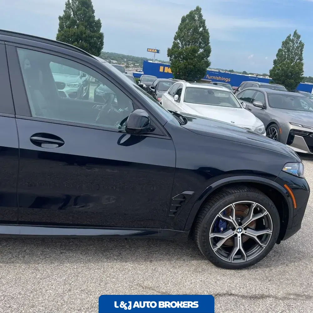 2026 BMW X5 M60i