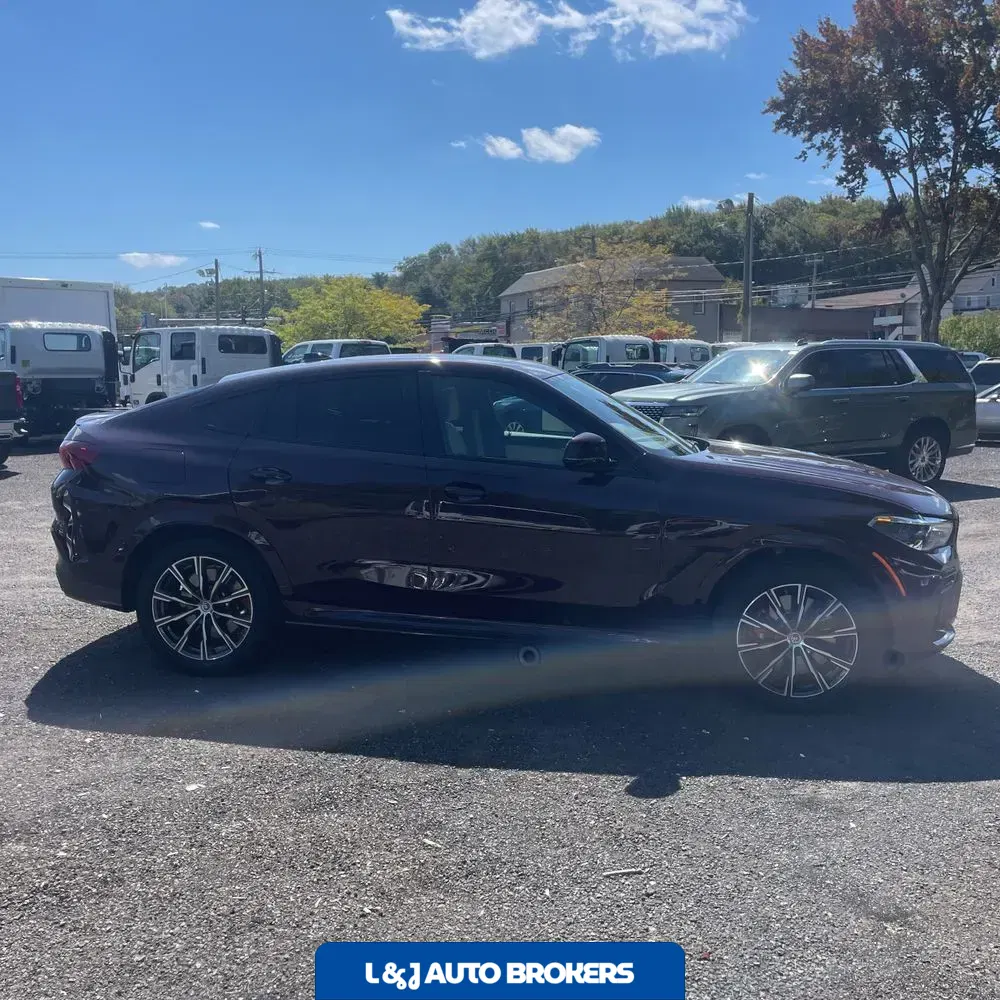2023 BMW X6 M50i