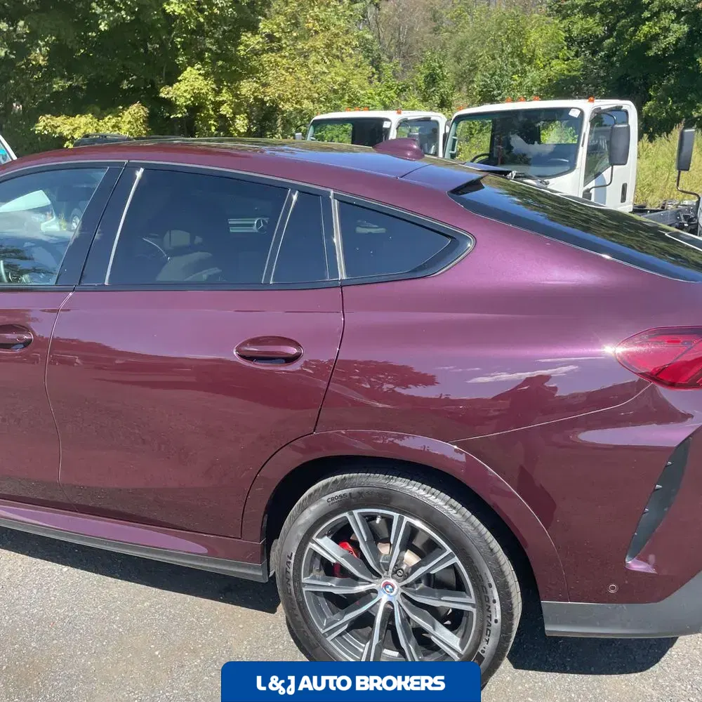 2023 BMW X6 M50i