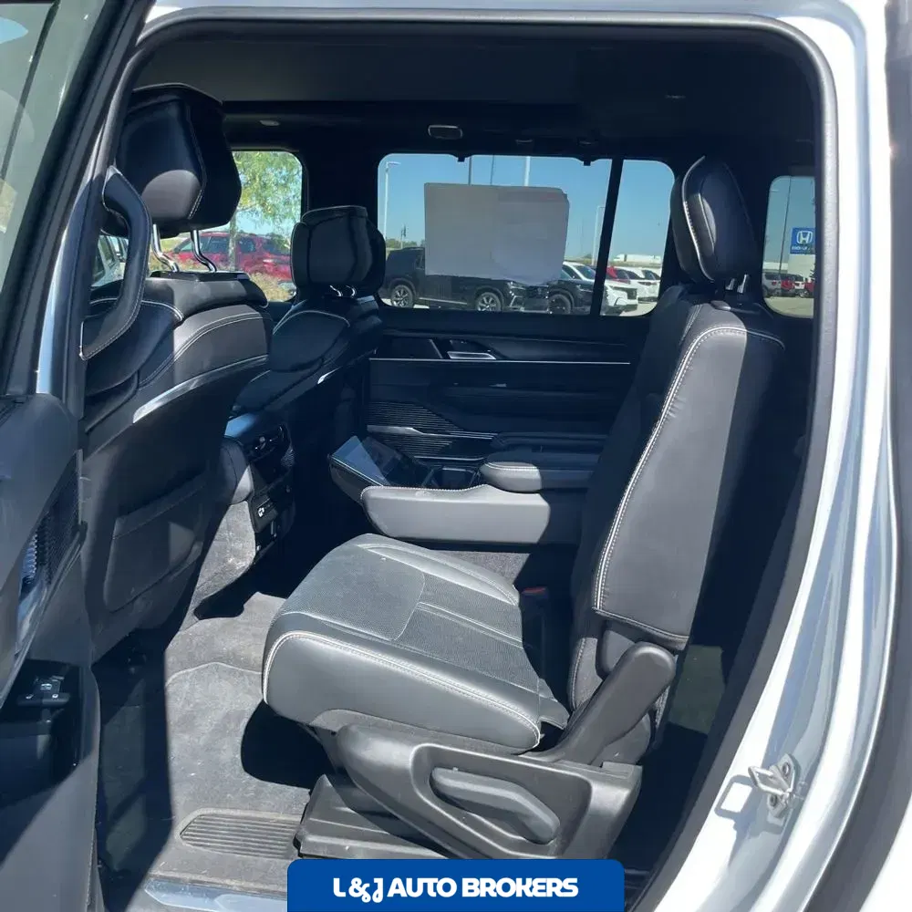 2024 Jeep Grand Wagoneer L Obsidian