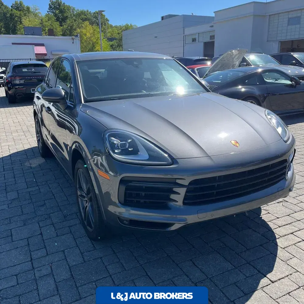 2022 Porsche Cayenne Base