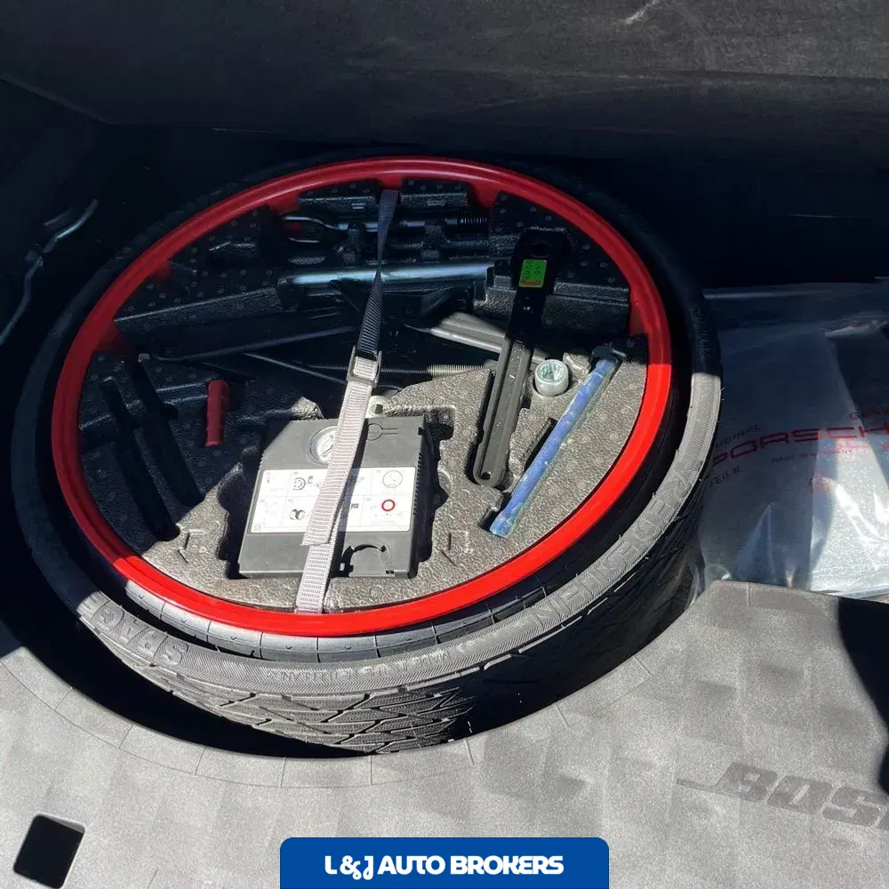 2022 Porsche Cayenne Base