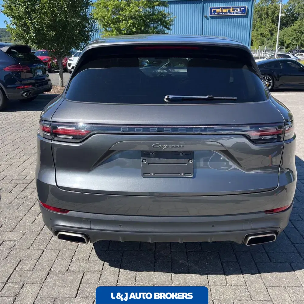 2022 Porsche Cayenne Base